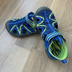 Boys Velcro Sandals size 1 - blue green